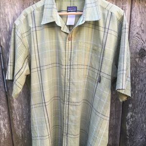 Patagonia green short sleeve button down shirt